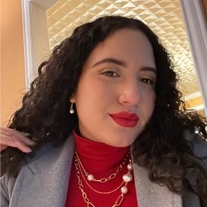 Meet your Posher, Lorelaine